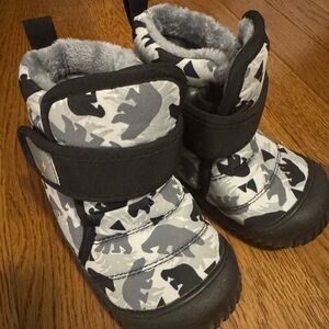 Jan & Jul Kids' Black and Gray Winter Boots